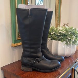 UGG Dahlen women’s boot in size 10 in black leather